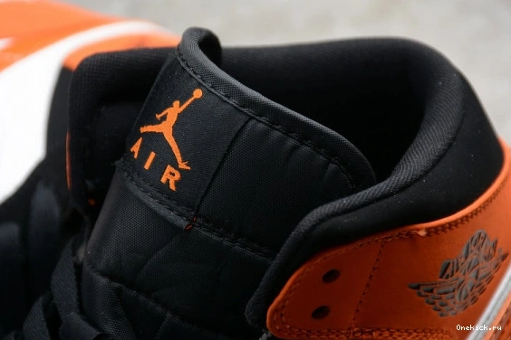 554724-058 JORDAN BACKBOARD 1 ModernLook AIR SHATTERED 242 MID 554724-058 0611